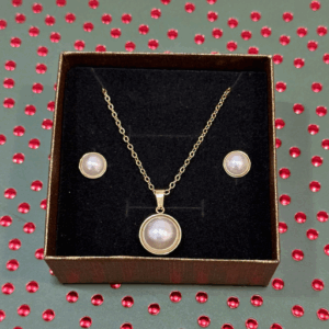 Conjunto composto por 1 fio e 2 brincos