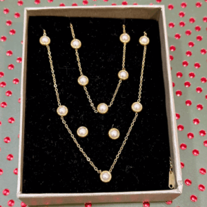 Conjunto composto por 1 fio e 2 brincos